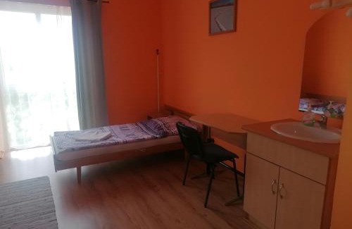 Komlo Hôtel | Béke Szálló