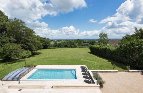 Cuisery Appartement | Villa Elise open for 15 guests beautiful