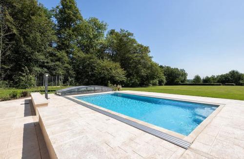 Cuisery Appartement | Villa Elise open for 15 guests beautiful