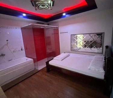 District 10 Hôtel | Sunday Hotel