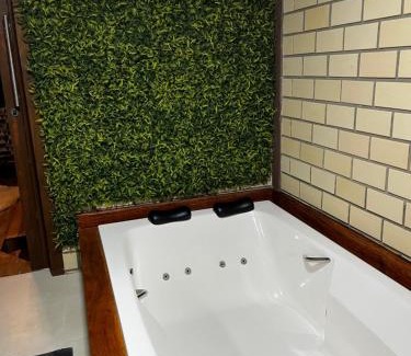 Jacinto Machado Cabine | Chapahalls