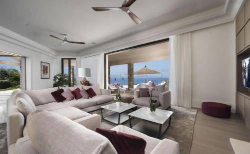 Saint-Tropez Cabine | Water's Edge
