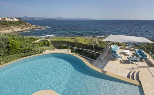 Saint-Tropez Cabine | Water's Edge