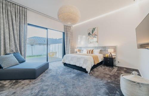 Fendalton Maison | How the 1percent Live - Waiwetu St Sleeps 15