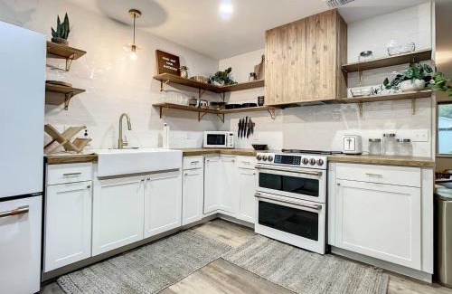 Orange City Maison | Boho Cottage By Blue Springs- 3 Bedrooms- 6 Guest