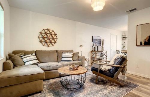 Orange City Maison | Boho Cottage By Blue Springs- 3 Bedrooms- 6 Guest