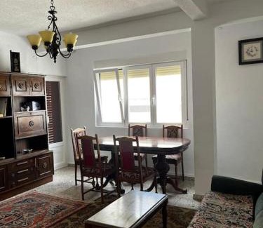 Piedrahita Appartement | Amplio, fresco y céntrico, con patio y balcón