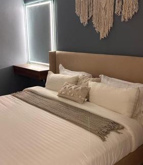 Al Kura Maison | غرف فندقية بتصميم عصري