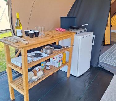 Eext Autre | Glamping de Waardtent 2
