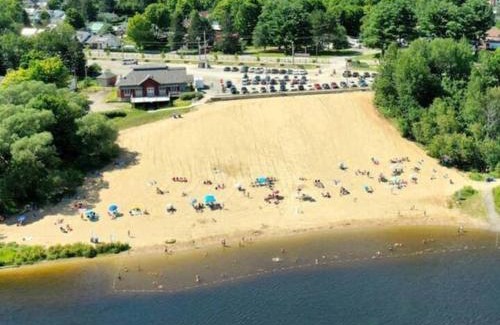 Sainte-Marcelline-de-Kildare Chalet De Ski | Piscine Lac des Français Chalet Menoua