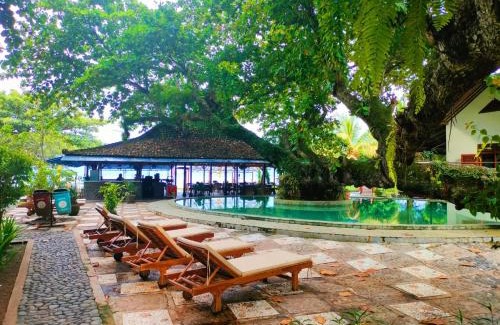Cisolok Station Balnéaire | The Joglo by Ketapang