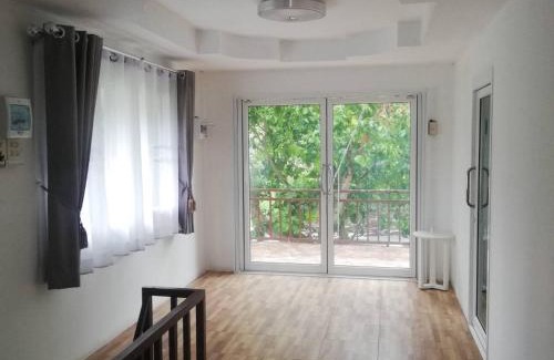 Nakhon Sawan Station Balnéaire | บ้านชอนตะวัน
