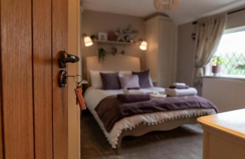 Appley Bridge Maison | Heather room at field view cottage