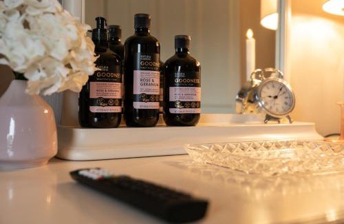 Appley Bridge Maison | Heather room at field view cottage