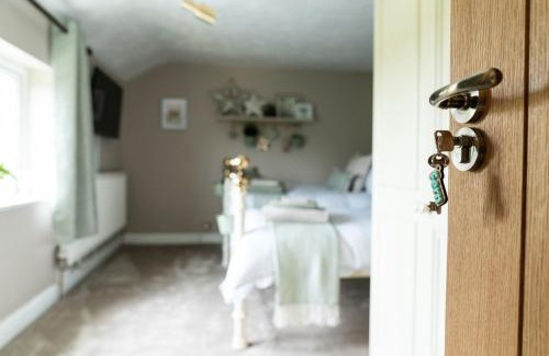 Appley Bridge Maison | Fern room at field view cottage