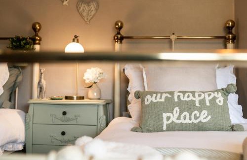 Appley Bridge Maison | Fern room at field view cottage
