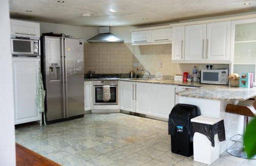 Coppetts Appartement | Luxurious Shared Apartment with Hosts on Private Estate
