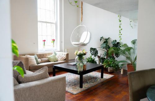 Coppetts Appartement | Luxurious Shared Apartment with Hosts on Private Estate