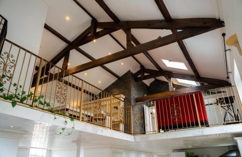 Coppetts Appartement | Luxurious Shared Apartment with Hosts on Private Estate