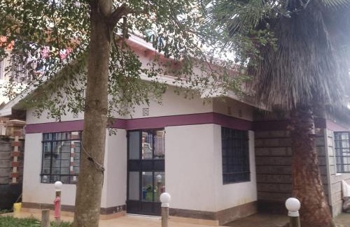 Embu Lit Et Petit-Déjeuner | Village Garden suits Embu, Gakwegori