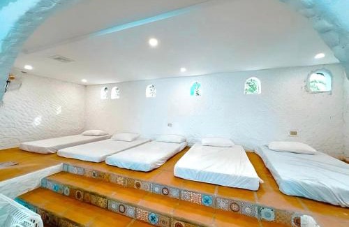 Pansol Station Balnéaire | The Mykonos Hot Spring Resort