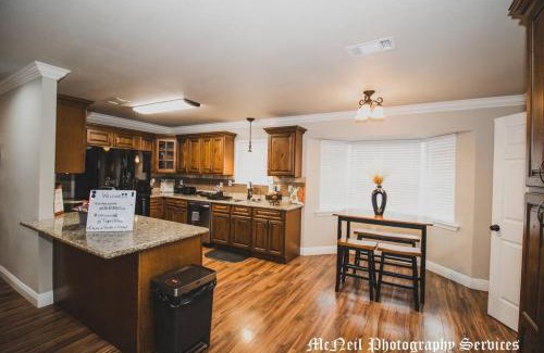 Park Forest - LA North Maison | “Home Away From Home” 12mi to LSU, 10mi to SU