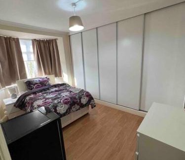 Cairndow Maison | Lovely 4 Bedroom semi-detached with parking