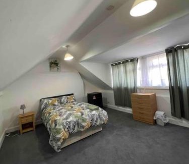 Cairndow Maison | Lovely 4 Bedroom semi-detached with parking
