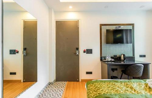 Chittaranjan Hôtel | Mayur Hotel at CR Park New Delhi