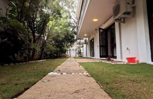 Bengaluru Appartement | Service Apartment - 3BHK Flat with Garden for Family Only