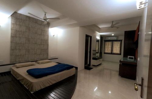 Bengaluru Appartement | Service Apartment - 3BHK Flat with Garden for Family Only