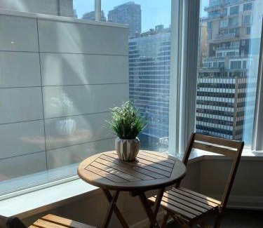 Bloor-Yorkville Hôtel | Yorkville Property