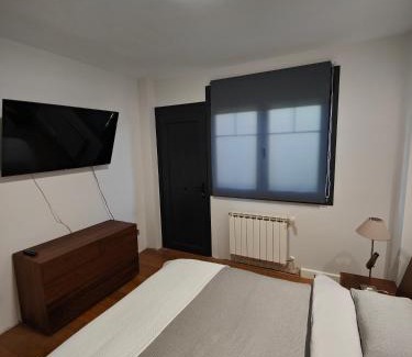 Sancibrian Appartement | Habitación doble independiente con baño