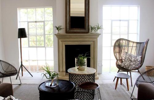 Lanseria Maison | White Light | The Rooms