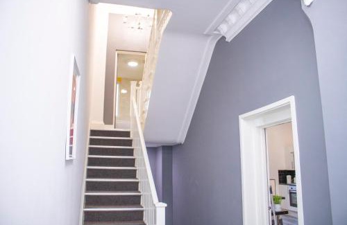 Moffat Maison | Chill Nexus Oasis