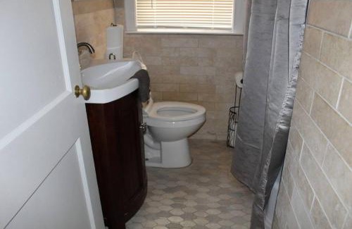 Vollintine-Evergreen Maison | 3BR, 2BA Hidden Gem in Midtown/Evergreen district