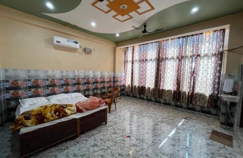 Varanasi Lit Et Petit-Déjeuner | SDM Guest house & Banquet Hall