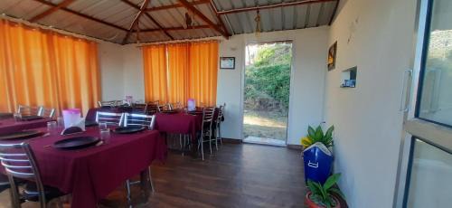 Tehri Maison | The Green Leaf Himalyan Homestay Kanatal
