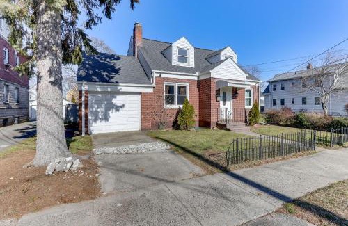 West Haven Maison | Pet-Friendly West Haven Rental Walk to Beach!