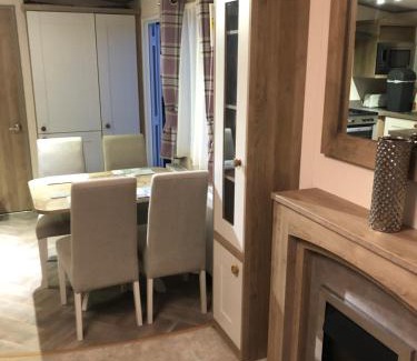Girvan Autre | Lovely Caravan