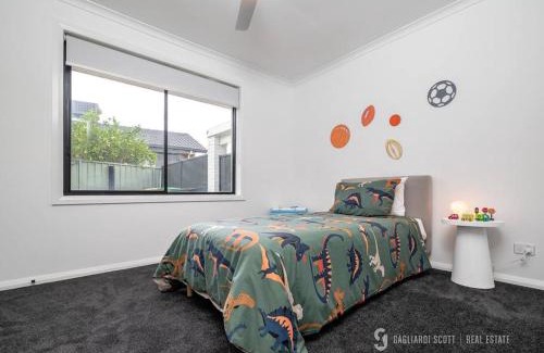 Shepparton South Maison | Shepparton Escape: Chic 3BR near Lake