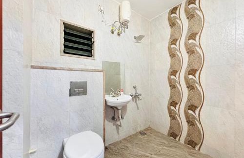 Indore Appartement | Home Escape 2BHK Apartment Near Brilliant Convention Centre - Adults Only