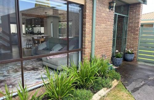 Cheltenham Maison | 3 Bedroom Home in Cheltenham