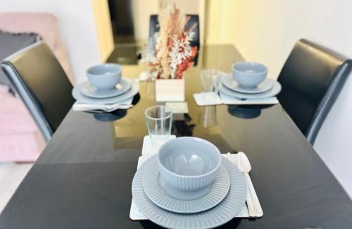 Holbrooks Maison | Spacious 5-bed house in Coventry by Seeka Stay, Ideal for business, Sleeps 7!