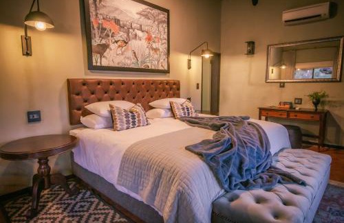 Windhoek Cabine | Okapuka Safari Lodge