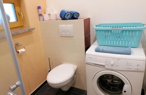 Neuscheidenbach Appartement | Ferienwohnung Max