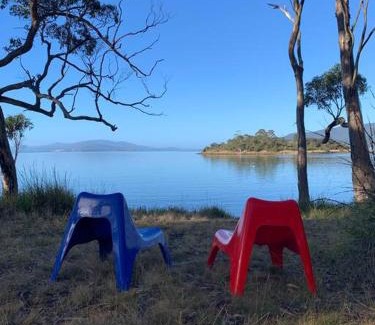 Apollo Bay Maison | Bruny Island, Secluded Waterfront on 5 acres