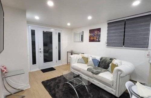 Laval Appartement | Bel appartement moderne et propre, zone calme