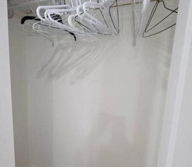 Laval Appartement | Bel appartement moderne et propre, zone calme