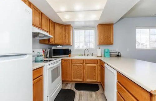 Logan Appartement | 3 Bed, 1.5 bath Townhouse Close to USU & Main Street